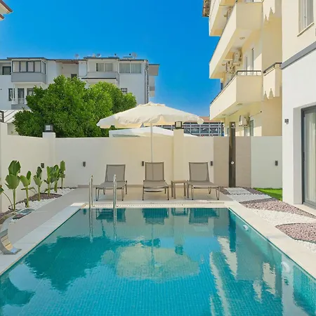 The B House Tatil Evi